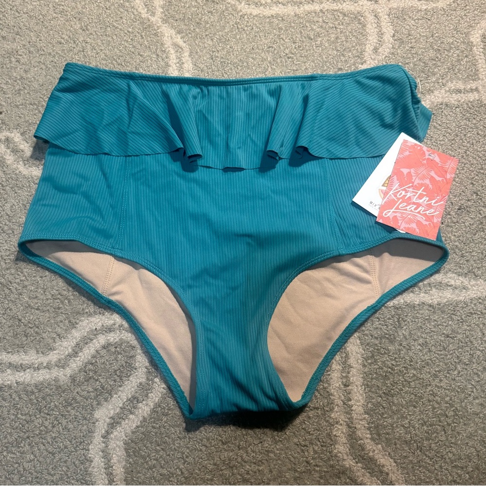 NWT Large Ribbed Teal Waves Kortni Jeane Peplum bottoms